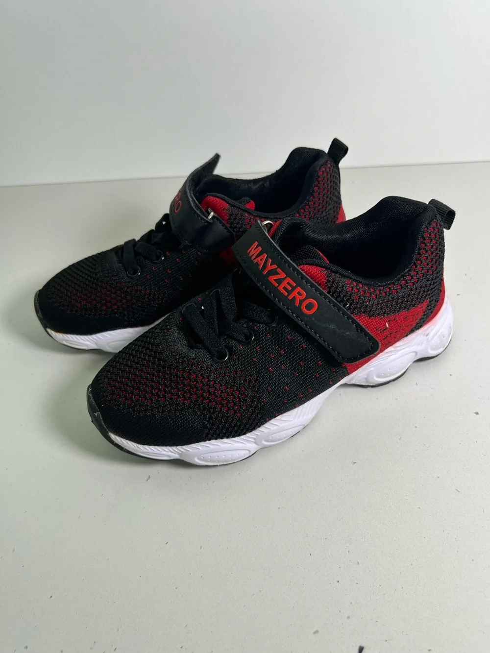 Mayzero Kids Athletic Sneakers Black Red Mesh Size 32 (US 1) Velcro Strap